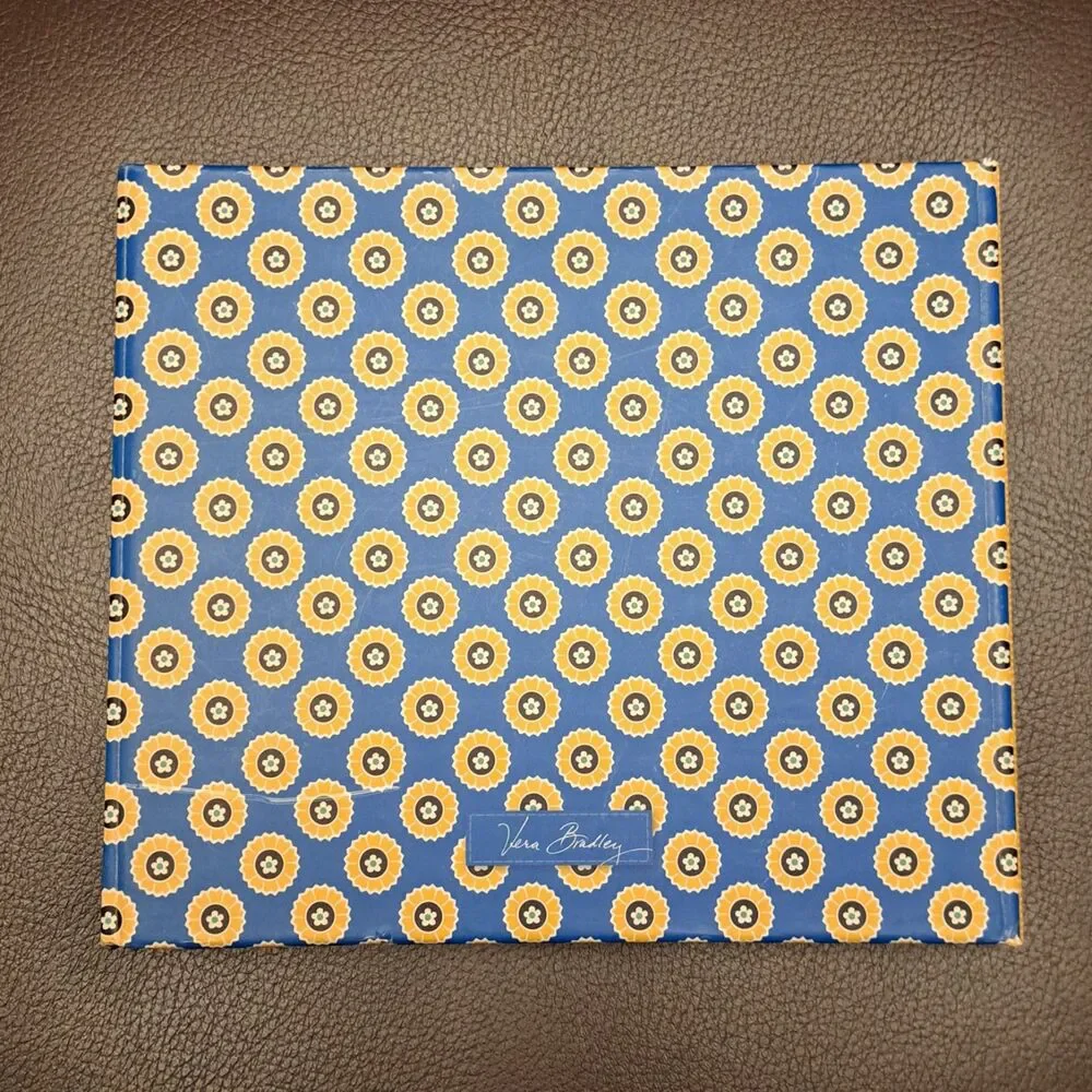 Vera Bradley Weekdays Note book set with pen riviera blue pattern Magnet Closure